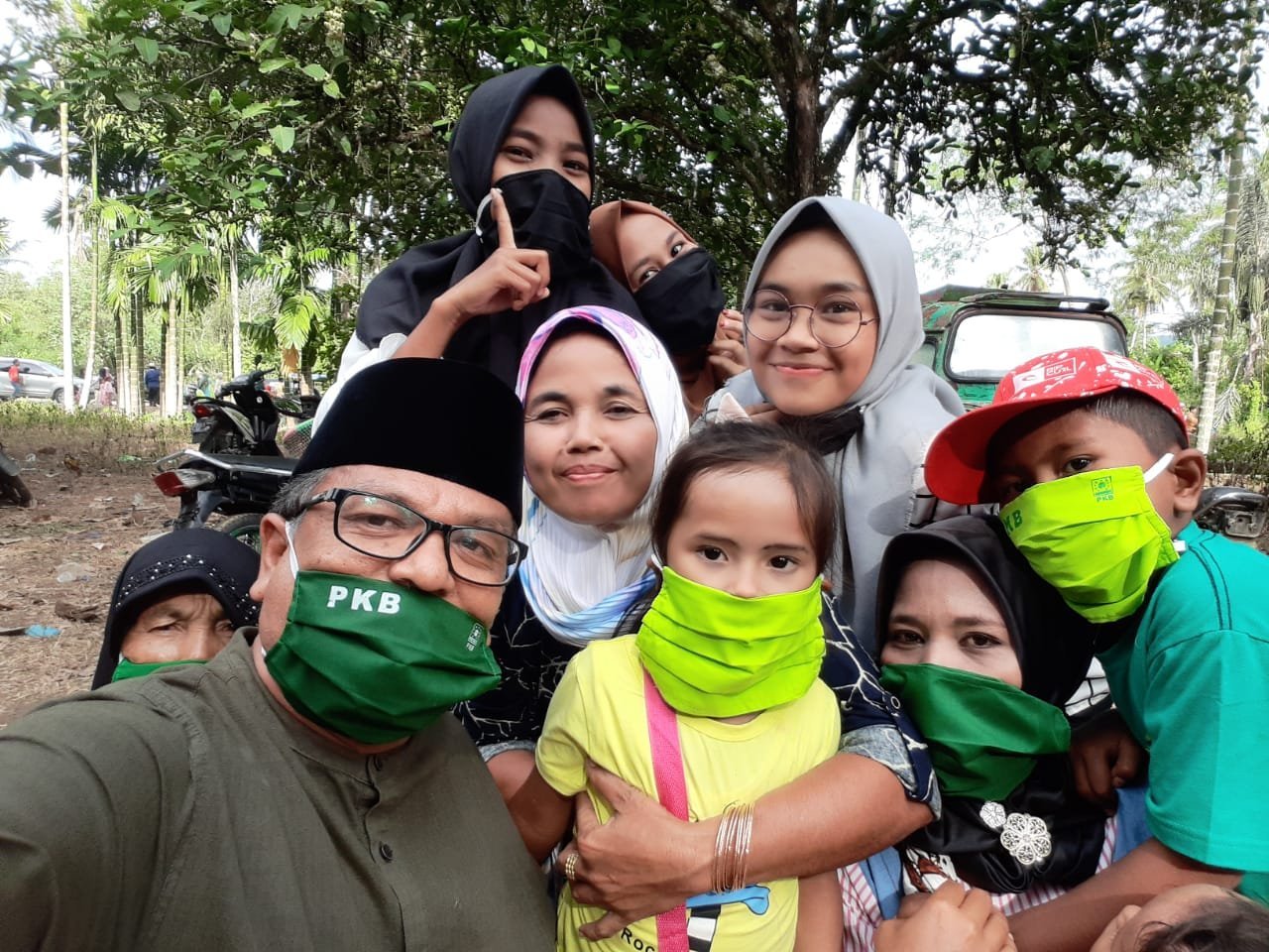 PKB Peduli Covid 19 Bagikan Masker ke Pengunjung Sampuraga