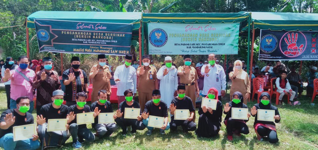 BNN Madina Kukuhkan Relawan Anti Narkoba Desa Bersinar Padang Laru