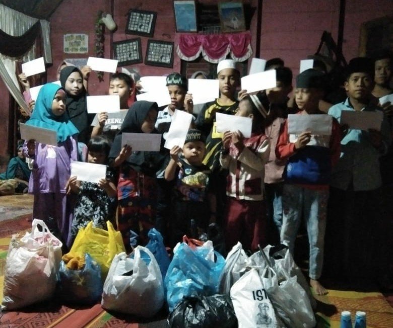 Jelang Idulfitri, Awaluddin Berbagi Kebahagiaan Bersama Anak Yatim di Sepuluh Desa