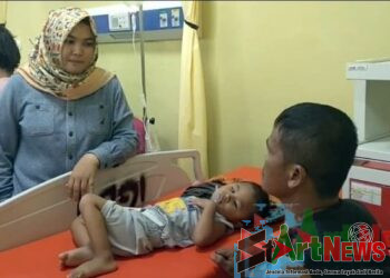 Malam-malam Wabup Madina Besuk Pasien di Gedung Baru RSUD Panyabungan