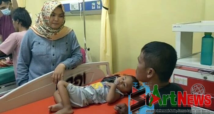 Malam-malam Wabup Madina Besuk Pasien di Gedung Baru RSUD Panyabungan