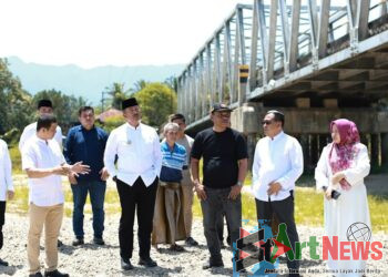 Respons Keluhan Warga, Bupati Madina Cek Kondisi Jembatan Abdul Hakim Ritonga