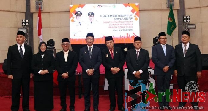 Bupati Tapsel Lantik Lima Pejabat Eselon II