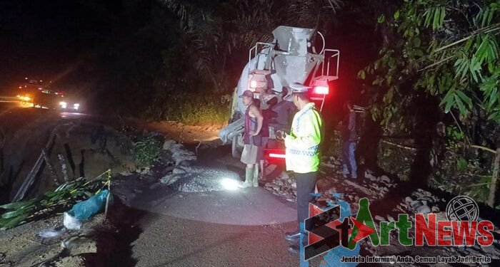 Jalan Longsor di Dusun Pengkolan, Jalinsum Sipirok-Taput Hampir Putus Total