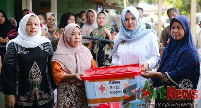 Wabup Madina Serahkan Bantuan untuk Korban Kebakaran di Kecamatan Siabu
