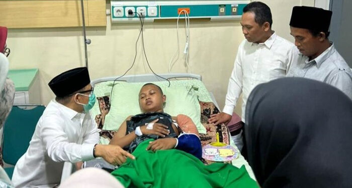 Cak Imin Jadikan Anak Angkat Empat Santri Al Khoziny yang Diamputasi