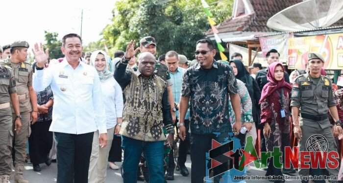 Menteri HAM Kukuhkan Komitmen Masyarakat Sadar HAM di Mompang Jae