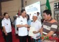 Bupati Tapsel Serahkan 200 Sertifikat Tanah Program PTSL 2025