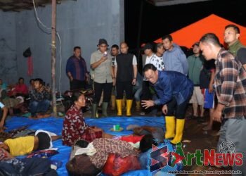 Hingga Tengah Malam, Bupati Tapsel Masih Pantau Kondisi Warga di Pengungsian