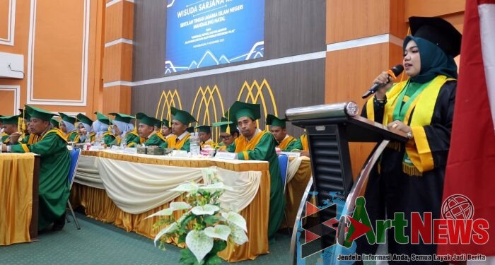 Kantongi IPK 3,83, Aisyaturriado Raih Predikat Wisudawan Terbaik STAIN Madina
