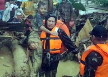 Terseret Arus Saat Banjir Tapsel, Dua Prajurit Koramil Batangtoru Ditemukan Selamat