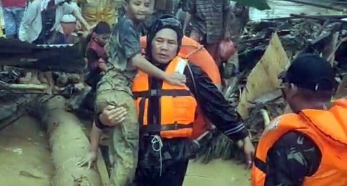Terseret Arus Saat Banjir Tapsel, Dua Prajurit Koramil Batangtoru Ditemukan Selamat