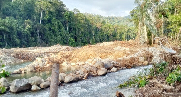 Warga Siulangaling Khawatir Banjir Lebih Dahsyat Akibat PETI di Hulu Sungai