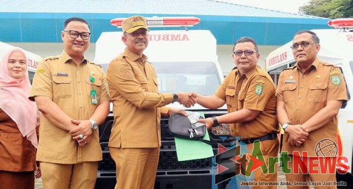 Bupati Madina Serahkan Empat Mobil Ambulans Baru untuk Puskesmas