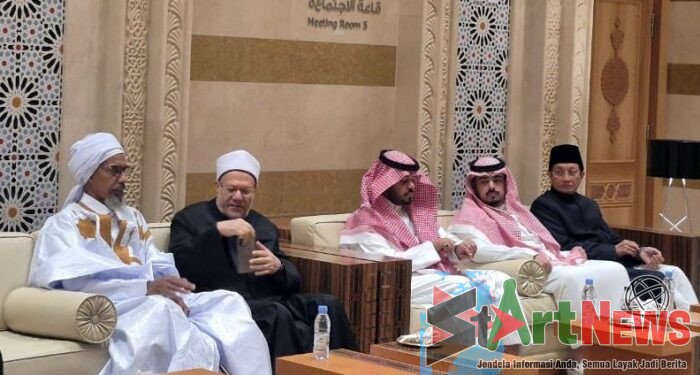 Dari Madinah, Menag Ajak Ulama Dunia Doakan Korban Bencana Sumatera