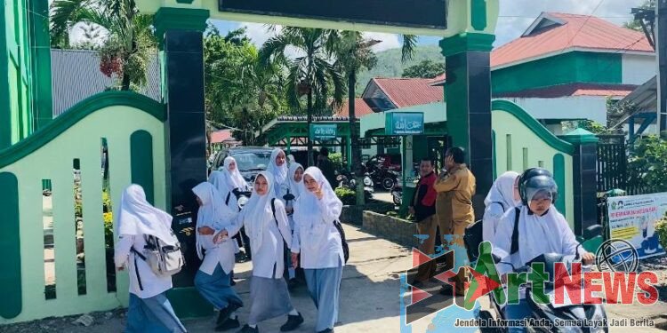 BBM Langka, Siswa MAN 1 Madina Terpaksa Jalan Kaki Pulang Sekolah