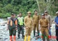 Bupati Madina Tinjau Desa Batahan Terdampak Banjir, 20 Hektare Sawah Hanyut