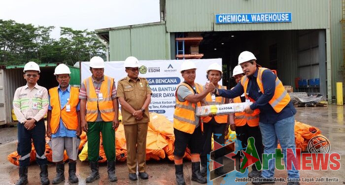 Kementerian ESDM Salurkan Bantuan untuk Korban Bencana di Desa Garoga