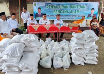 Kemenag Tapsel Salurkan Bantuan untuk Korban Banjir Sayurmatinggi