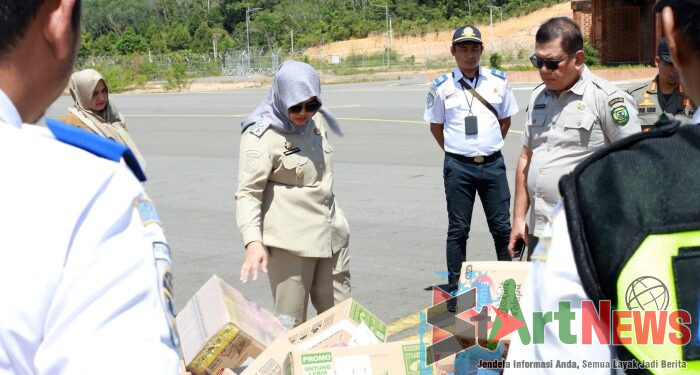 Sentuhan Wabup Madina Menjamin Bantuan BNPB Sampai ke Pengungsi