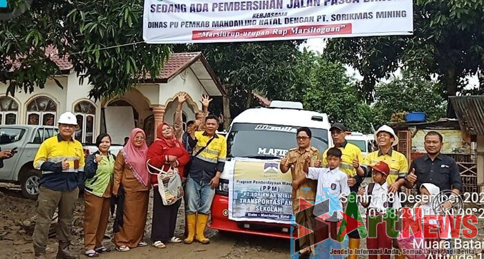 Sorikmas Mining dan Pemkab Madina Fasilitasi Antar-jemput Siswa Korban Banjir