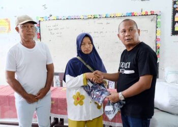 Wali Kota Sibolga dan Rahmansyah Salurkan Pakaian Baru untuk Korban Bencana di Jalan Murai