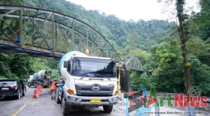 Mulai Hari Ini Jalur Padang-Bukittinggi via Lembah Anai Dibuka Terbatas untuk Roda Empat