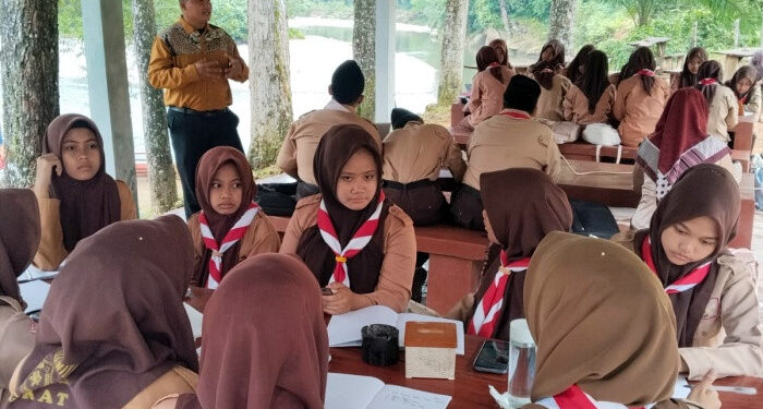 Dosen STAIN Madina Didik Siswa MTsN 4 Langkat Jadi Kreator Konten Dakwah Visual