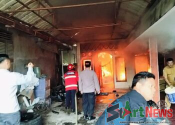Kebakaran Hanguskan Rumah dan Gudang di Mompang Julu