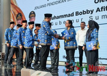 Serahkan SK 248 Kepala Sekolah, Gubsu Targetkan Sekolah Negeri Gratis Mulai 2027