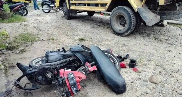 Siswi MAN 1 Padangsidimpuan Kritis Usai Tabrakan dengan Truk