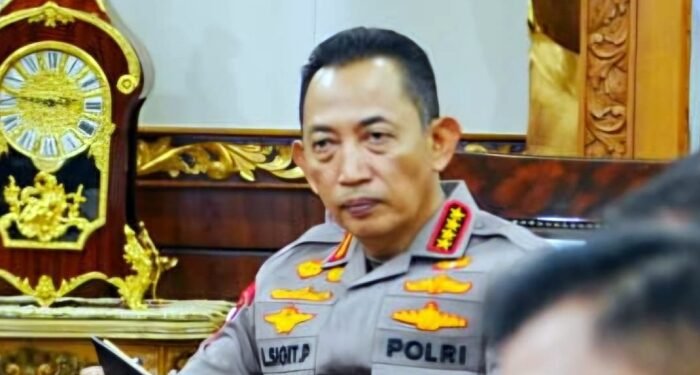 Bersih-bersih Markas, Kapolri Perintahkan Tes Urine Massal Seluruh Anggota Polri