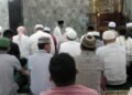 Bupati Madina Jadi Imam Salat Subuh Berjamaah di Masjid Ismailliyah Lumban Pasir