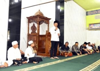 Bupati Madina Janjikan Kelanjutan Pembangunan Jalan Simpang Pagur-Banjar Lancat