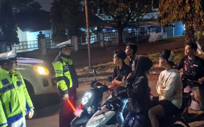 Di Padangsidimpuan, Polisi Jaga Kekhusyukan Ramadan Melalui Patroli Asmara Subuh