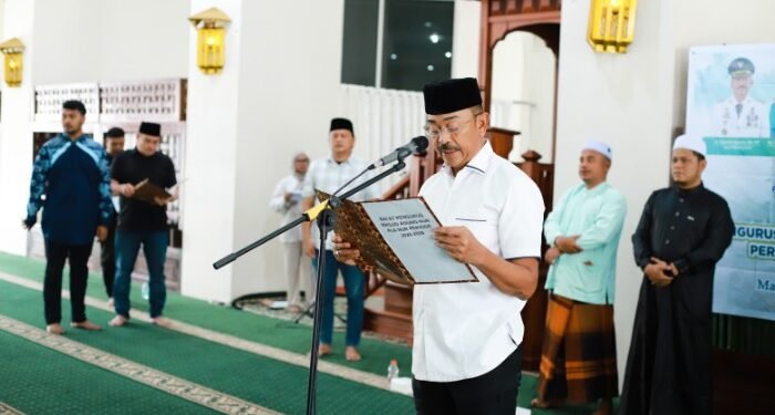 Bupati Madina Kukuhkan Pengurus Masjid Agung Nur Ala Nur, Ini Nama-namanya