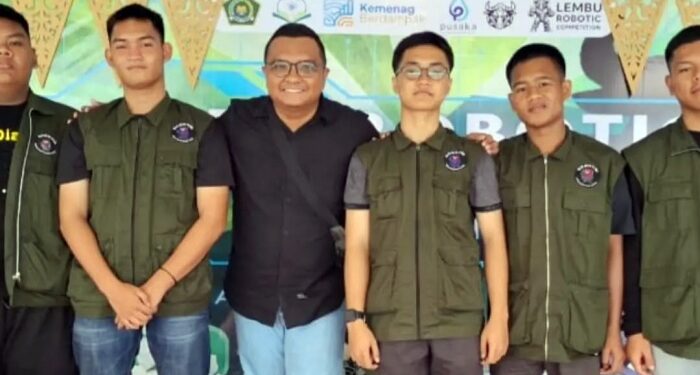 MAN 1 Madina Borong Trofi Ajang Lembu Robotics Competition di Pekanbaru