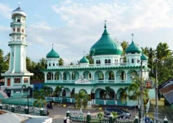 Menilik Sejarah dan Kemegahan Masjid Jami’ Darussalam Kotasiantar