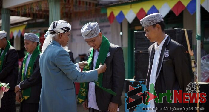 Suasana Haru Prosesi Wisuda Angkatan XVIII Ponpes Annadwa di Sinunukan
