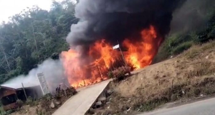 Satu Rumah dan Mobil Musnah Terbakar di Desa Relokasi Muarasipongi