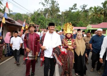 Bupati Madina Instruksikan PUPR Perbaiki Rambin Desa Sipogu