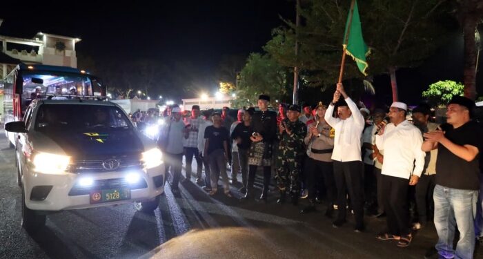 Bupati Madina Lepas Pawai Takbir Idulfitri 1447 H di Halaman Masjid Agung