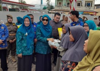 Ratusan Warga Serbu Pasar Murah Ramadan TP PKK Madina