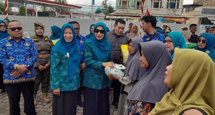 Ratusan Warga Serbu Pasar Murah Ramadan TP PKK Madina