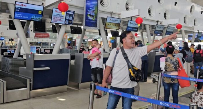 Tiket Rp3,5 Juta Hangus, Satu Keluarga Tertinggal Pesawat Wings Air di Kualanamu