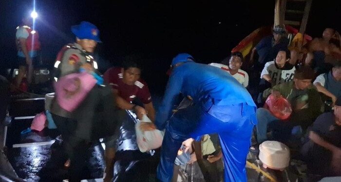 Kapal Wisata Berpenumpang 64 Orang Karam di Perairan Pulau Salah Namo