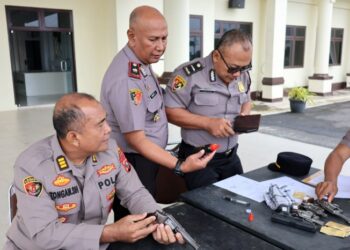 Kasi Propam dan Wakapolres Tapsel Sidak Senjata Api Dinas