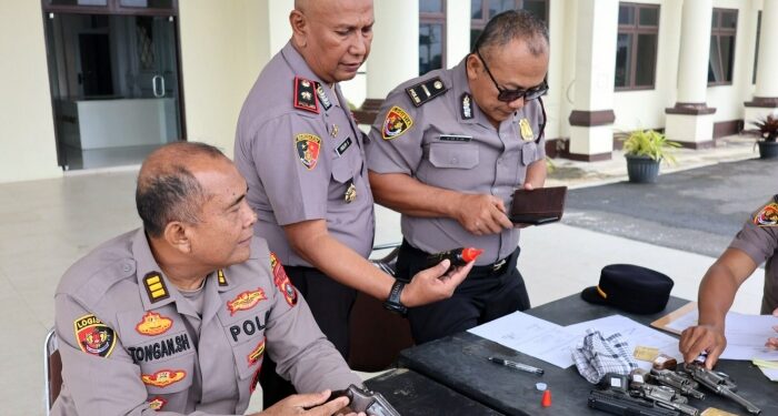 Kasi Propam dan Wakapolres Tapsel Sidak Senjata Api Dinas