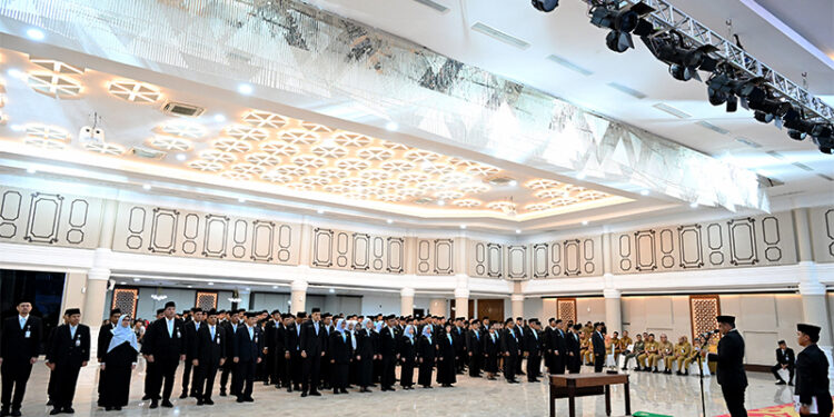 Lantik 308 Pejabat, Gubernur Sumut Ancam Sanksi Tegas Pejabat yang Minta Setoran Proyek