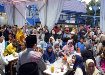 Menag Nasaruddin Umar Tinjau Masjid Ramah Pemudik di Bekasi